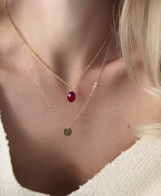 Collier pierre rouge medaille