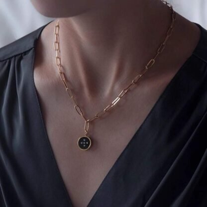 Collier tendance 2020- medaille noire